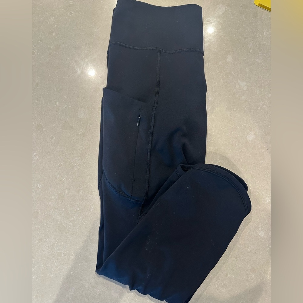 Athleta Ultimate Stash II Navy Blue Cropped Leggings zippered pocket size M